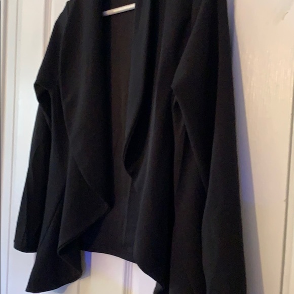 Stretchy Black Blazer - Picture 5 of 6